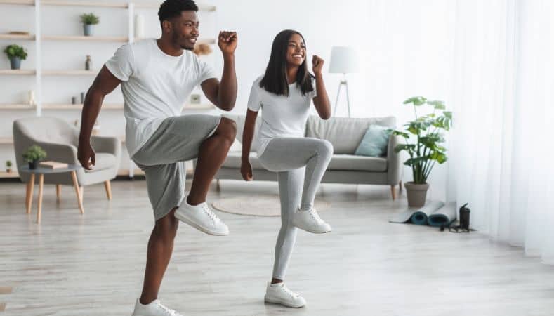 Elevación de rodillas ejercicio para correr